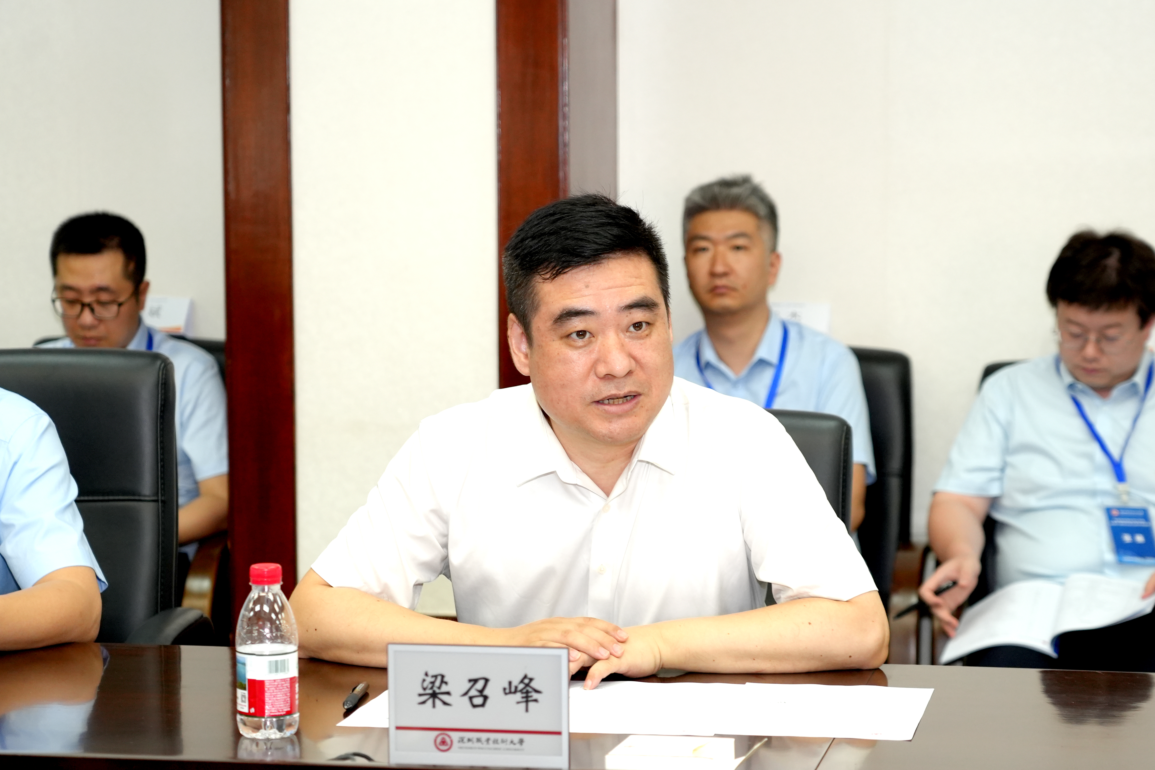 深圳职业技术大学副校长梁召峰致欢迎辞